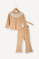 Yaka Dantel Detaylı Kız Çocuk Triko İkili Takımı