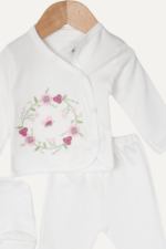 Zarif Çiçek Nakışlı Kız Bebek Bereli Üçlü Takımı - Görsel 3