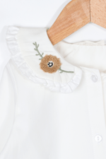 Kız Çocuk Çiçek Nakışlı Bebe Yaka Gömlek ve Salopet İkili Takımı Bej - Görsel 4