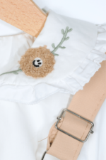 Kız Çocuk Çiçek Nakışlı Bebe Yaka Gömlek ve Salopet İkili Takımı Bej - Görsel 2