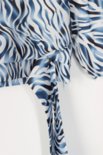 Kız Çocuk Bağlamalı Zebra Desenli Bluz ve Kumaş Pantolon İkili Takımı Lacivert - Görsel 7